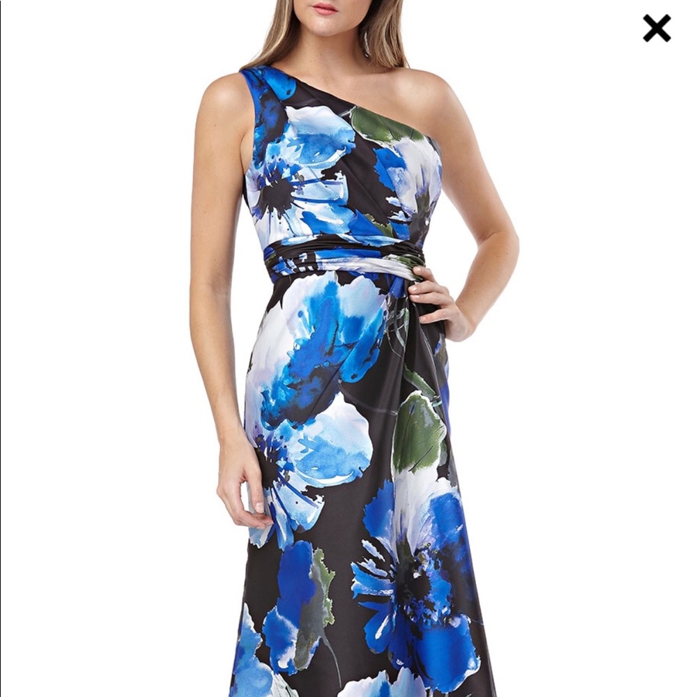 Carmen Marc Valvo gown